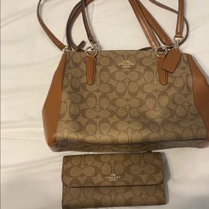 Tan coach purse with wallet